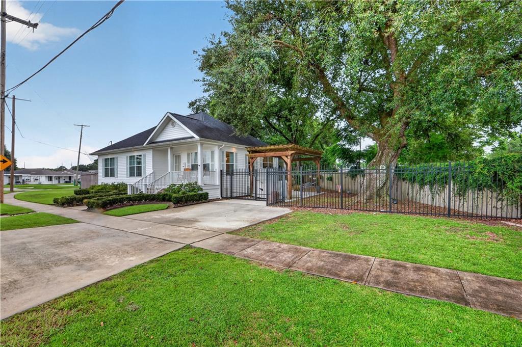 22 CREAGAN Avenue
