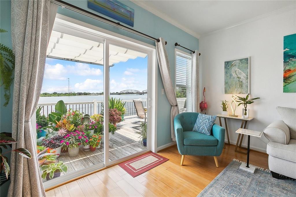 4551 VERONESE Street