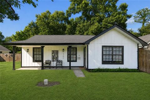 Photo of 2306 BLUEBIRD Street, Slidell, LA 70460 (MLS # 2560586)