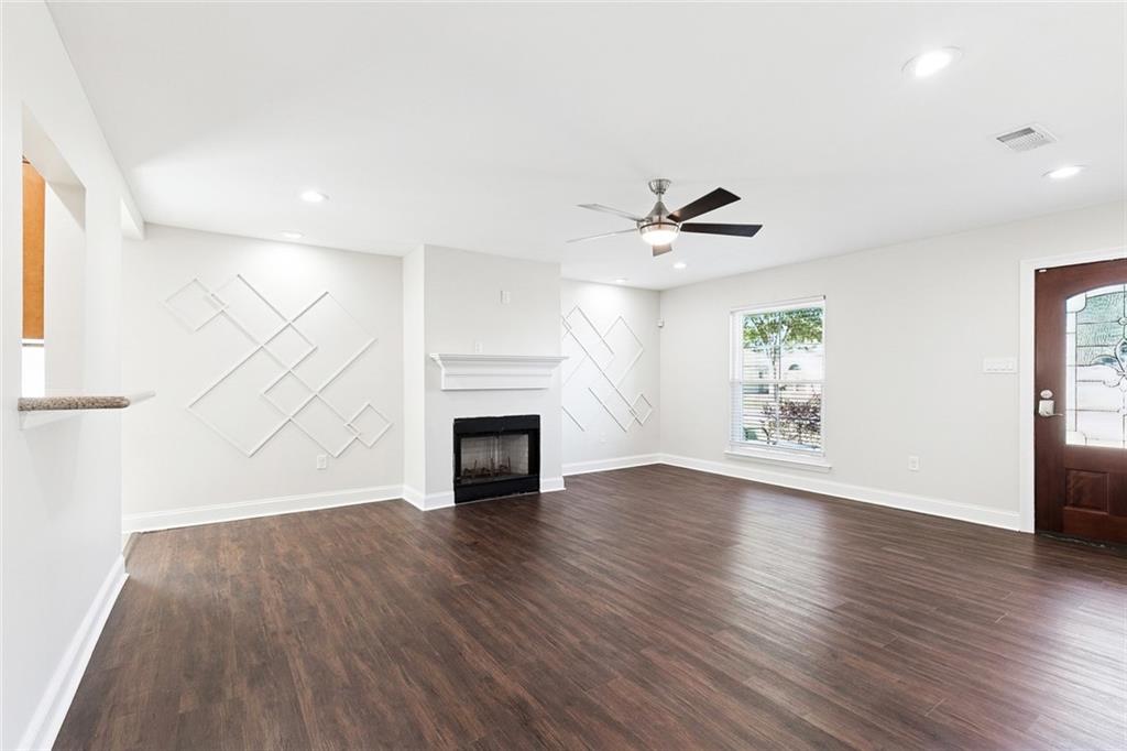 1716 VIRGINIAN COLONY Avenue