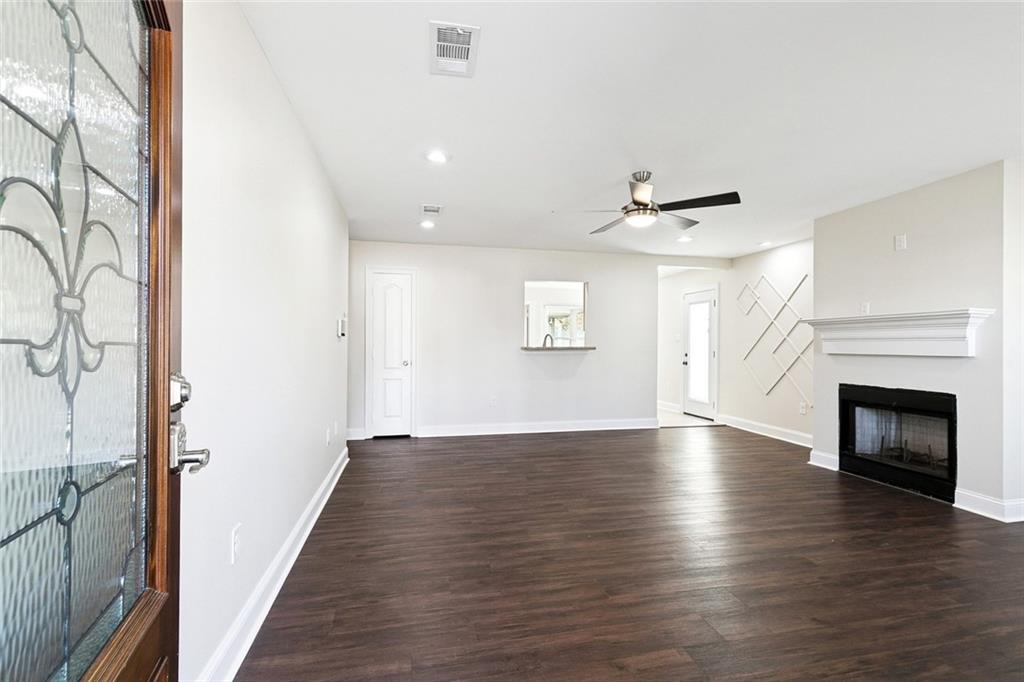 1716 VIRGINIAN COLONY Avenue