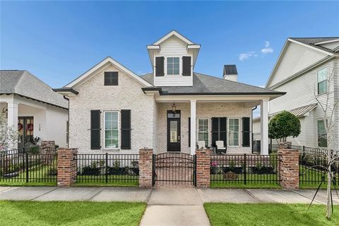 Photo of 124 BAY TREE MANOR Drive, Covington, LA 70433 (MLS # 2548237)