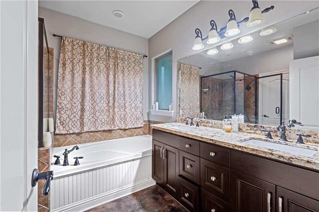 Covington, Louisiana 70435, United States, 3 Bedrooms Bedrooms, ,2 BathroomsBathrooms,Residential,Pending,47848