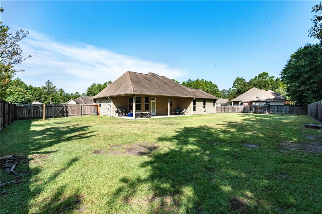 Covington, Louisiana 70435, United States, 3 Bedrooms Bedrooms, ,2 BathroomsBathrooms,Residential,Pending,47848