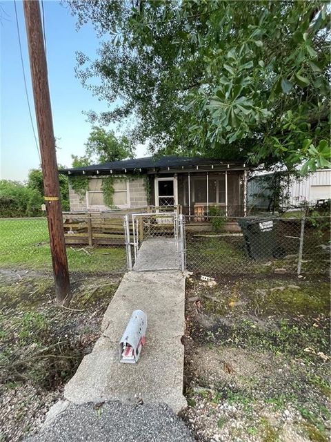 Photo of 915 ADAIR Street, Mandeville, LA 70448 (MLS # 2559572)