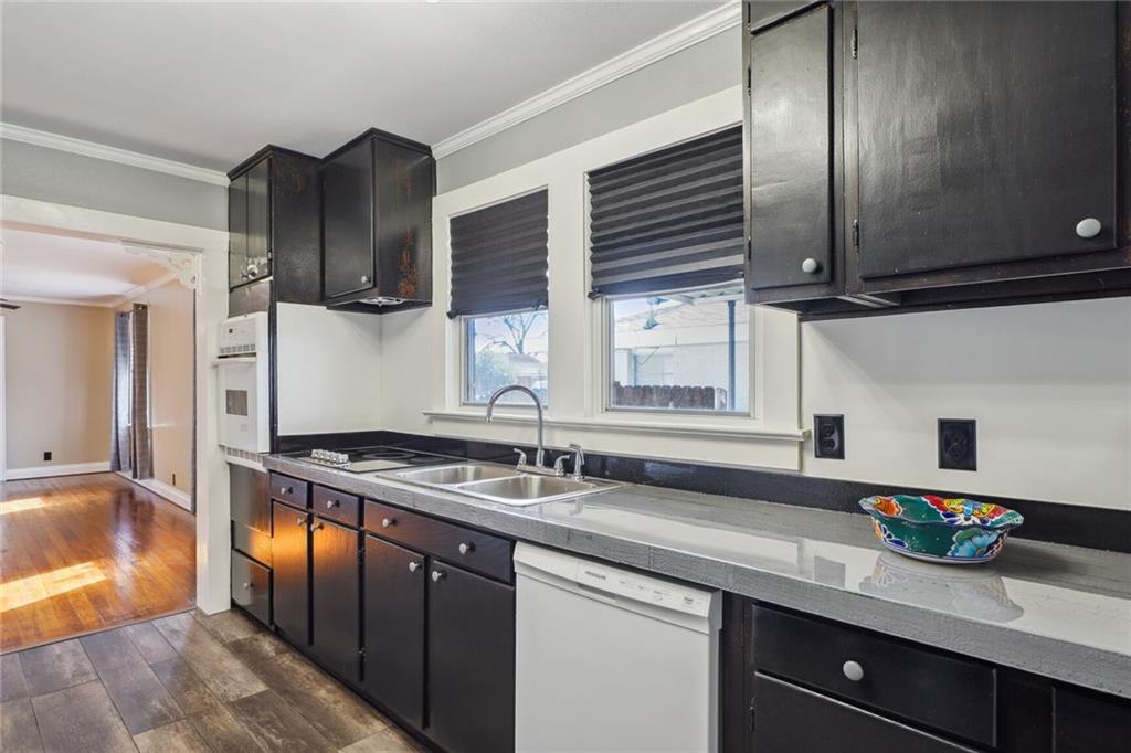 Marrero, Louisiana 70072, United States, 2 Bedrooms Bedrooms, ,1 BathroomBathrooms,Residential,Pending,67369