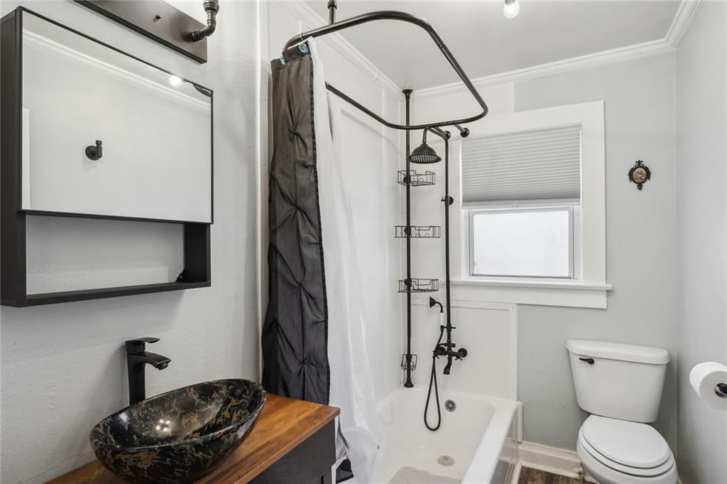 Marrero, Louisiana 70072, United States, 2 Bedrooms Bedrooms, ,1 BathroomBathrooms,Residential,Pending,67369