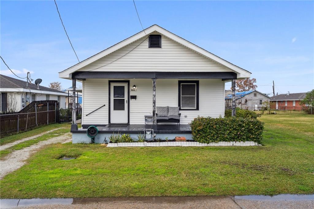 Marrero, Louisiana 70072, United States, 2 Bedrooms Bedrooms, ,1 BathroomBathrooms,Residential,Pending,67369