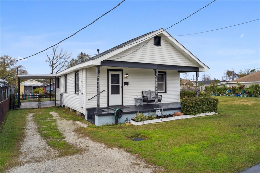 Marrero, Louisiana 70072, United States, 2 Bedrooms Bedrooms, ,1 BathroomBathrooms,Residential,Pending,67369