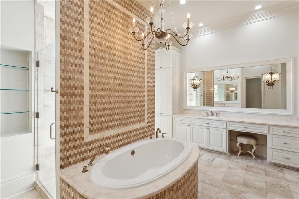 Mandeville, Louisiana 70471, United States, 6 Bedrooms Bedrooms, ,7 BathroomsBathrooms,Residential,Active,236902