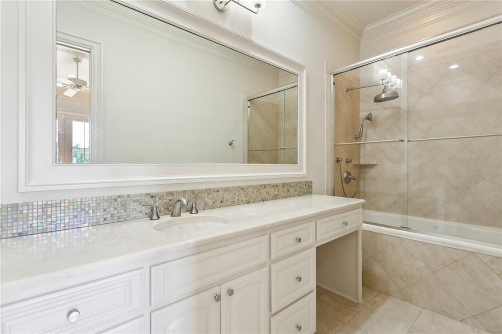 Mandeville, Louisiana 70471, United States, 6 Bedrooms Bedrooms, ,7 BathroomsBathrooms,Residential,Active,236902