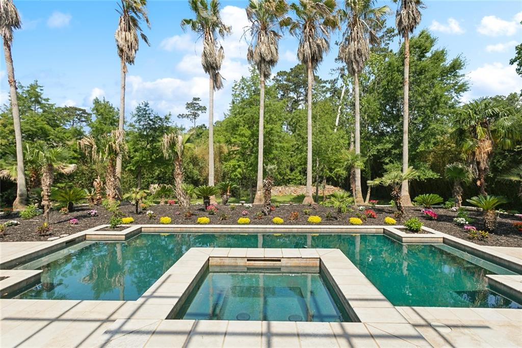 Mandeville, Louisiana 70471, United States, 6 Bedrooms Bedrooms, ,7 BathroomsBathrooms,Residential,Active,236902