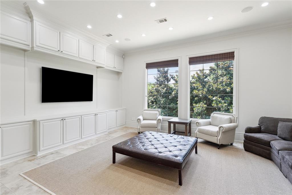 Mandeville, Louisiana 70471, United States, 6 Bedrooms Bedrooms, ,7 BathroomsBathrooms,Residential,Active,236902