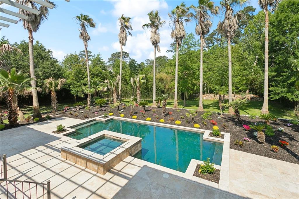 Mandeville, Louisiana 70471, United States, 6 Bedrooms Bedrooms, ,7 BathroomsBathrooms,Residential,Active,236902