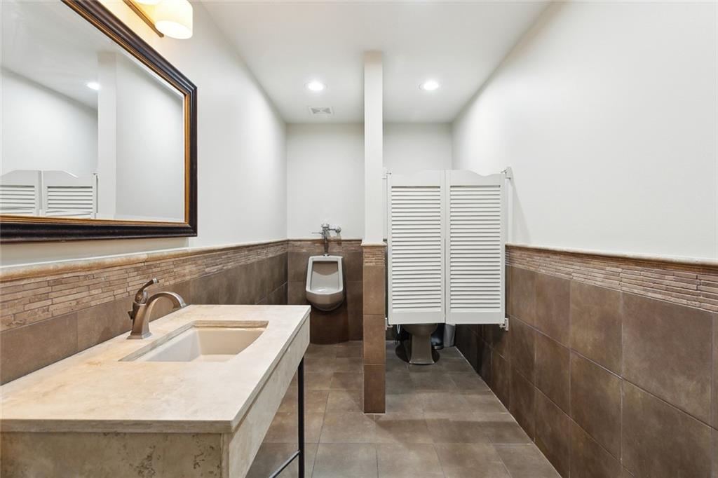 Mandeville, Louisiana 70471, United States, 6 Bedrooms Bedrooms, ,7 BathroomsBathrooms,Residential,Active,236902