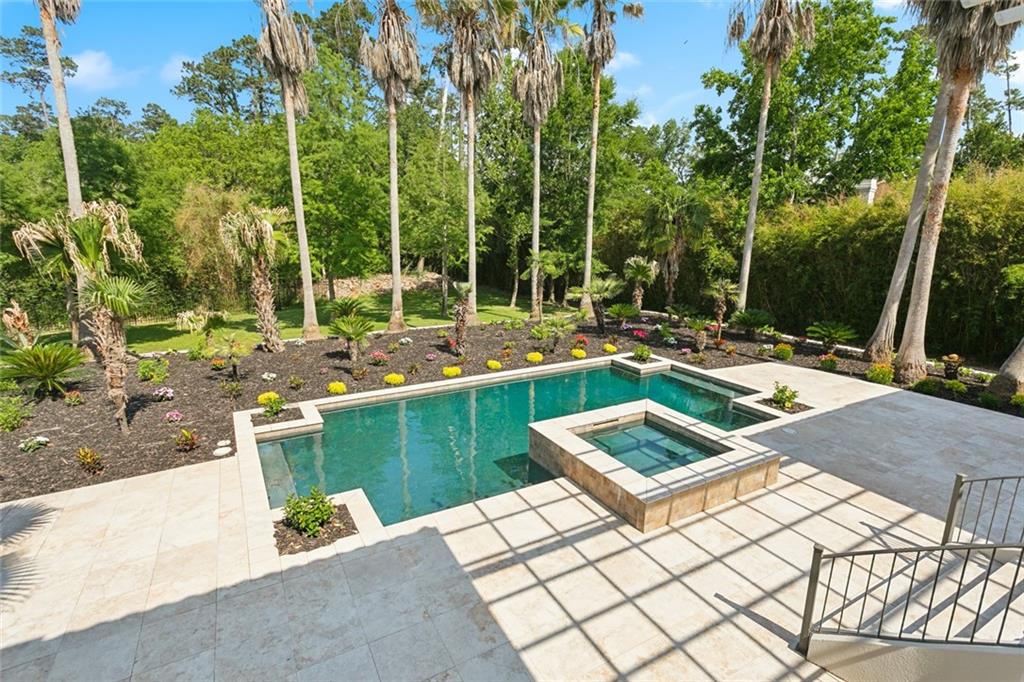 Mandeville, Louisiana 70471, United States, 6 Bedrooms Bedrooms, ,7 BathroomsBathrooms,Residential,Active,236902