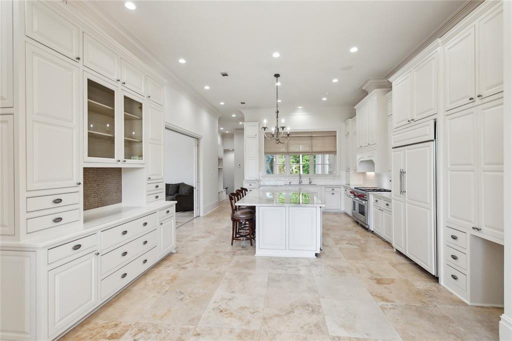 Mandeville, Louisiana 70471, United States, 6 Bedrooms Bedrooms, ,7 BathroomsBathrooms,Residential,Active,236902