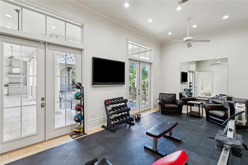 Mandeville, Louisiana 70471, United States, 6 Bedrooms Bedrooms, ,7 BathroomsBathrooms,Residential,Active,236902