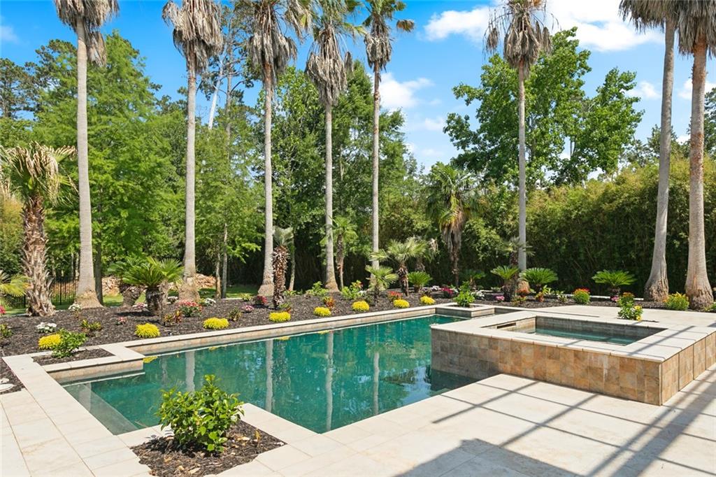 Mandeville, Louisiana 70471, United States, 6 Bedrooms Bedrooms, ,7 BathroomsBathrooms,Residential,Active,236902