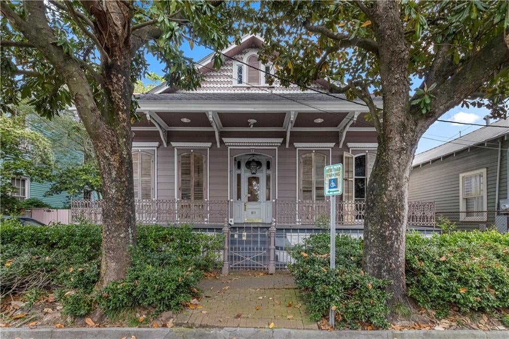 811 MARIGNY Street E