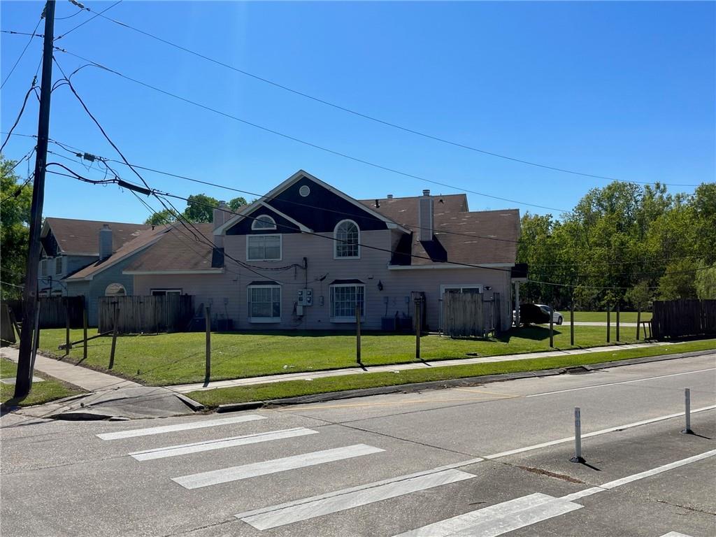 1016 GREENSPOINT Drive 1016