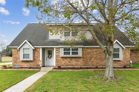 448 LYNNMEADE Road Gretna LA 70056