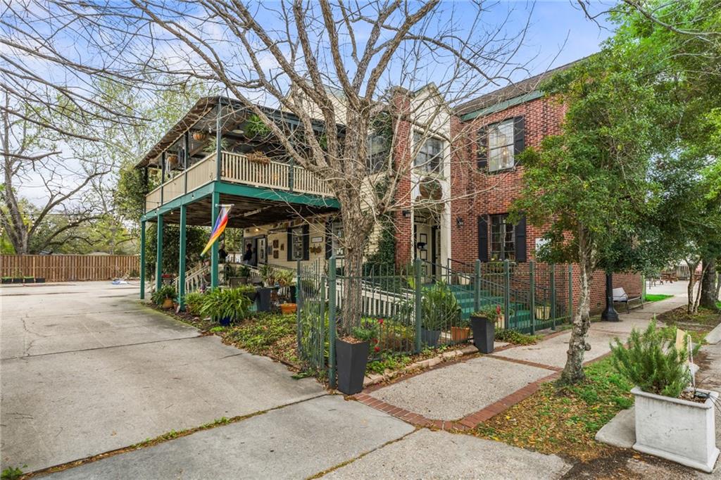 2236/2238 1ST Street