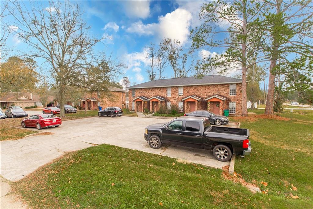 627-633 JOE FARRIS Drive