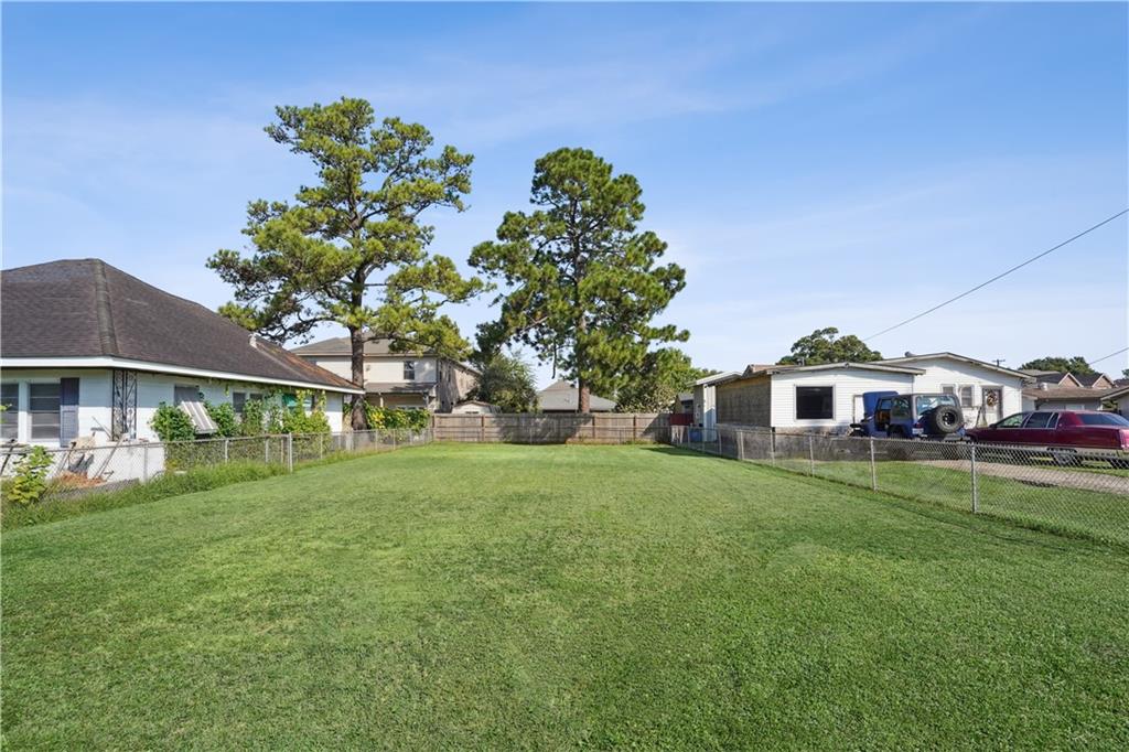 4437 PRAIRIE Street