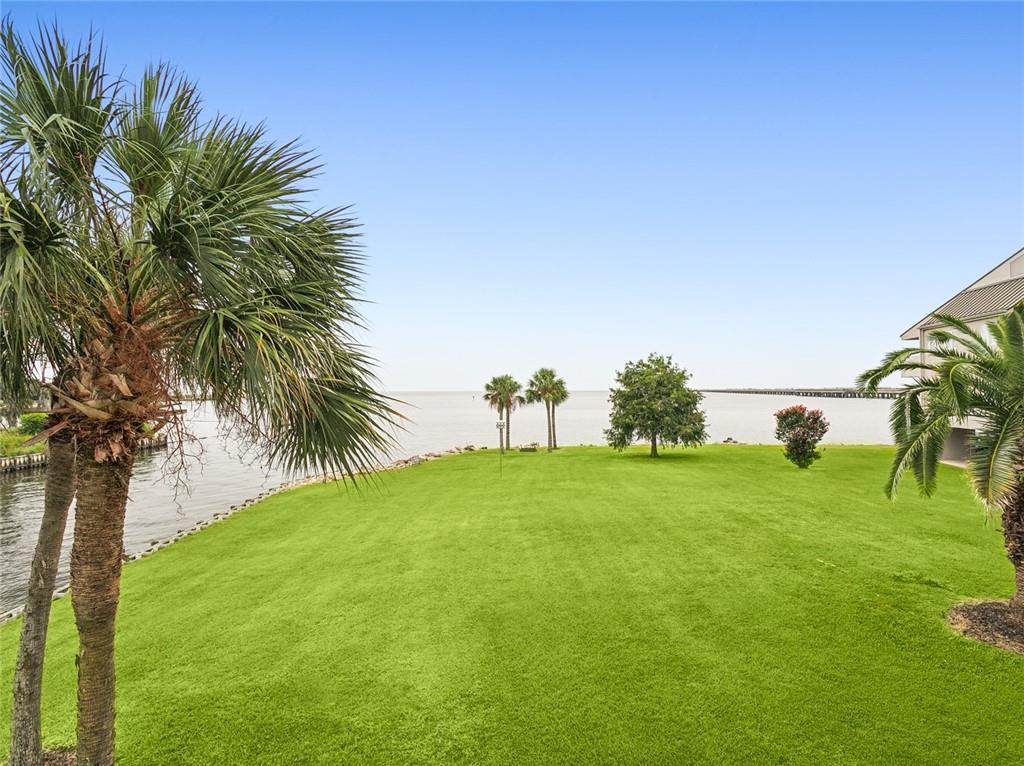 303 MARINERS ISLAND Boulevard 303