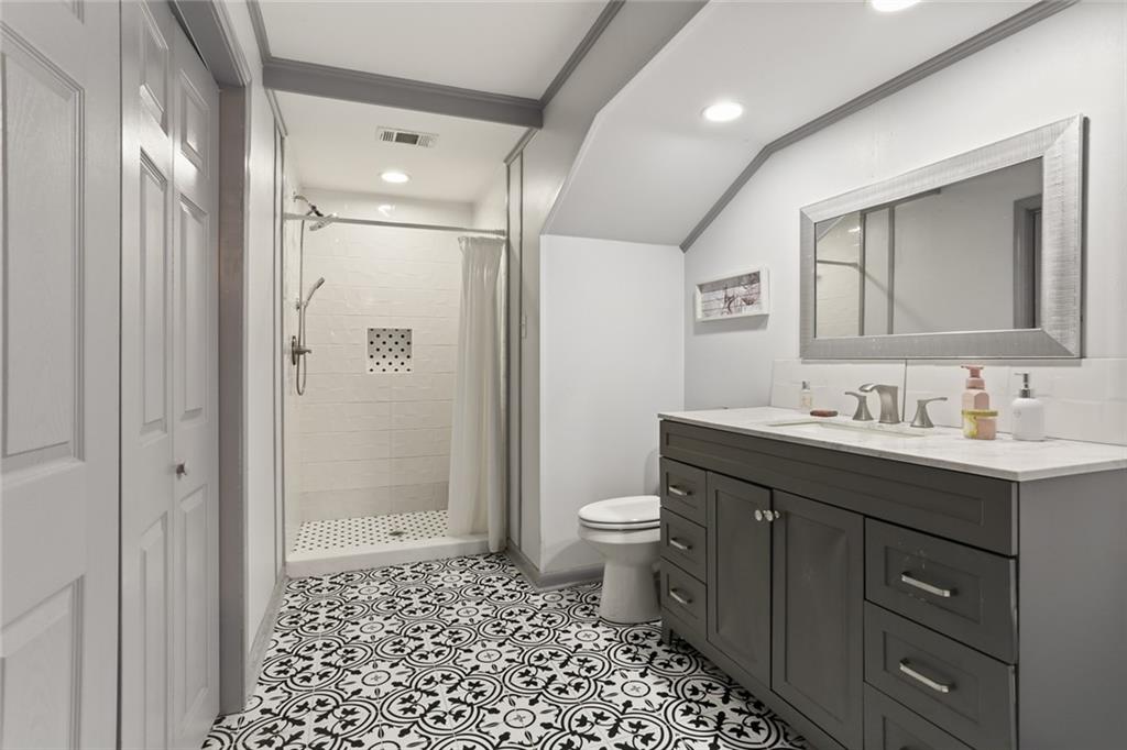 Covington, Louisiana 70435, United States, 3 Bedrooms Bedrooms, ,2 BathroomsBathrooms,Residential,Pending,61654