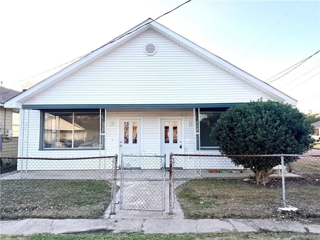 Photo 1 of 12 — 929 COMPROMISE Street, Kenner, LA 70065