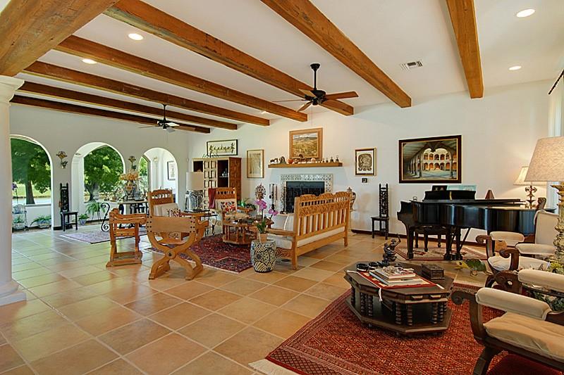 107 ENGLISH TURN Drive