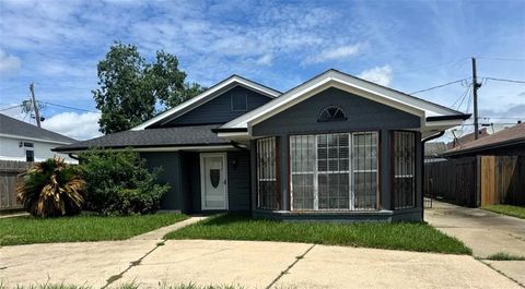 2424 COLONIAL Boulevard Violet LA 70092