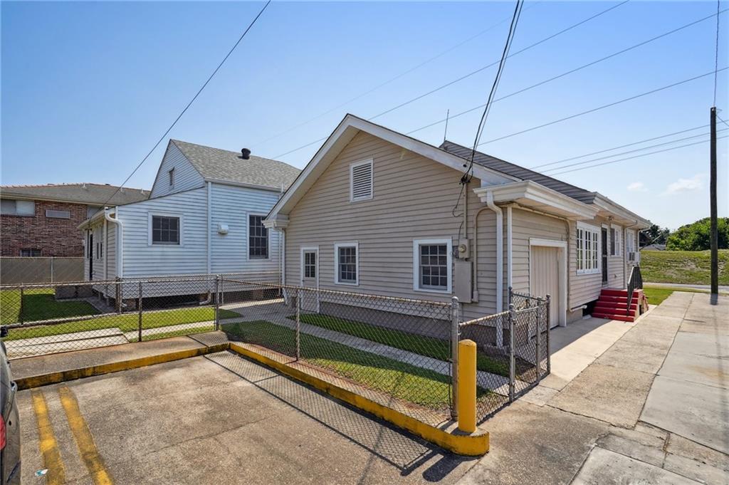 500 MONTICELLO Avenue