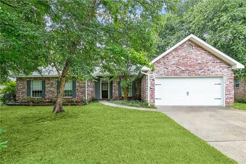 Photo of 67070 MONTAIGNE Street, Mandeville, LA 70471 (MLS # 2563686)