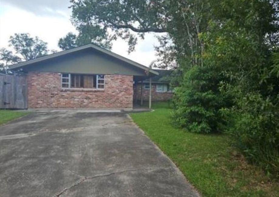 10116 SUZANNE Drive