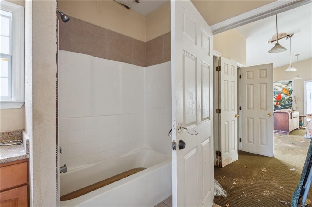 New Orleans, Louisiana 70118, United States, 4 Bedrooms Bedrooms, ,4 BathroomsBathrooms,Residential,Pending,63619