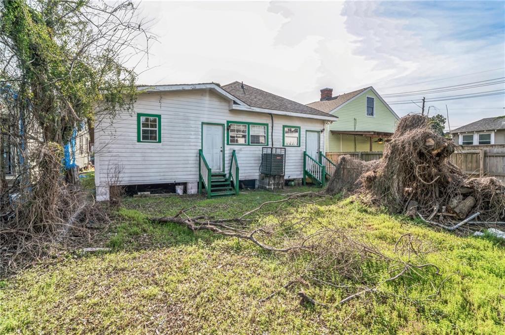 New Orleans, Louisiana 70118, United States, 4 Bedrooms Bedrooms, ,4 BathroomsBathrooms,Residential,Pending,63619
