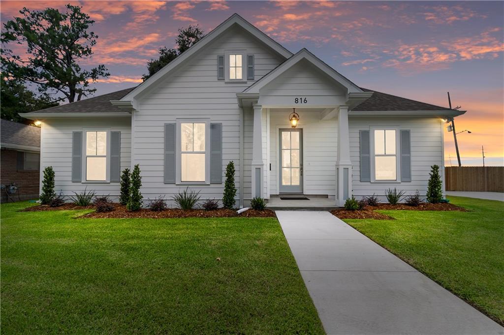 816 COLONY Place