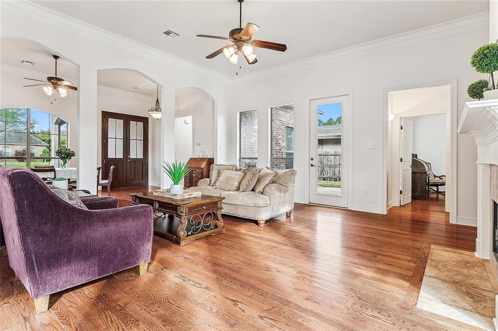 372 CHATEAU SONESTA Boulevard