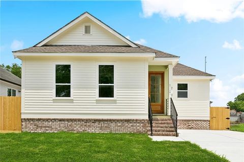 1704 AYCOCK Street Arabi LA 70032