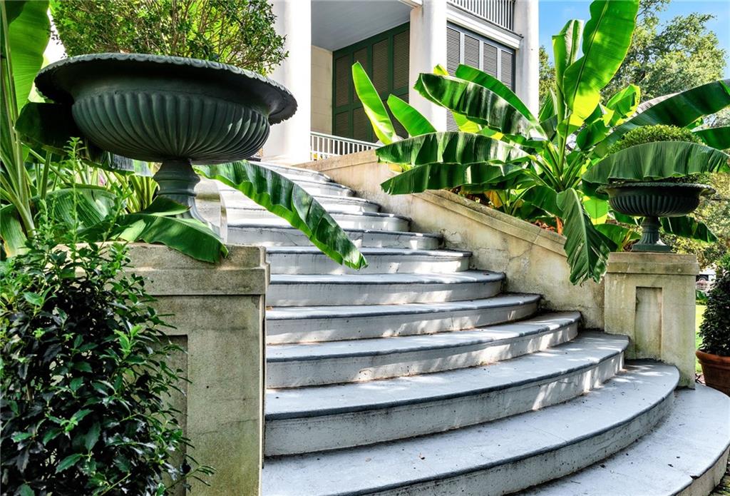 310 NORTH WALL Street