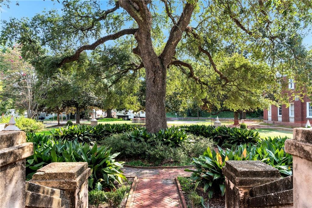 310 NORTH WALL Street