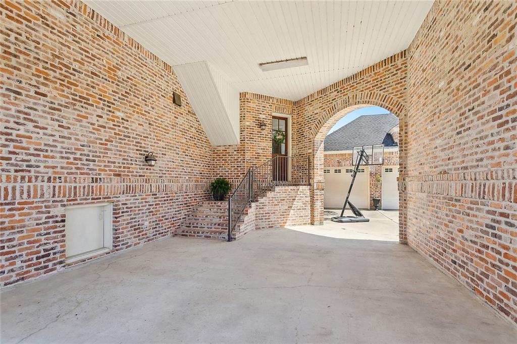 160 SANCTUARY Drive