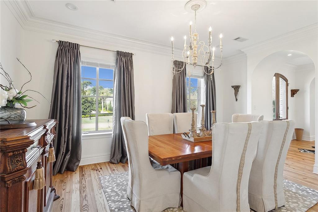 Mandeville, Louisiana 70471, United States, 6 Bedrooms Bedrooms, ,5 BathroomsBathrooms,Residential,Active,220287