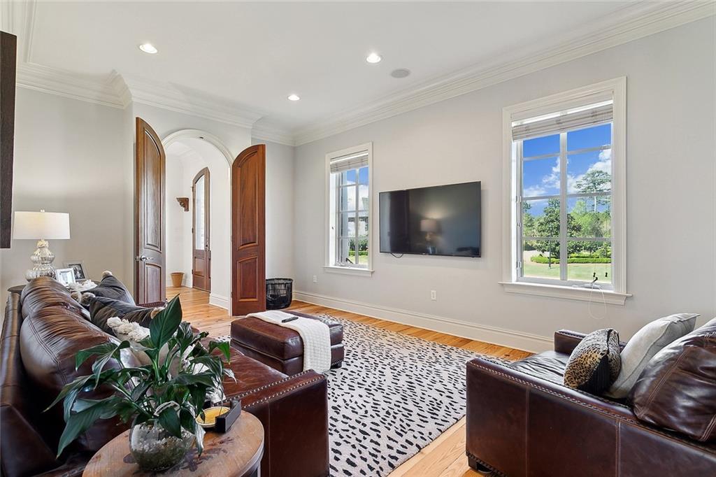 Mandeville, Louisiana 70471, United States, 6 Bedrooms Bedrooms, ,5 BathroomsBathrooms,Residential,Active,220287