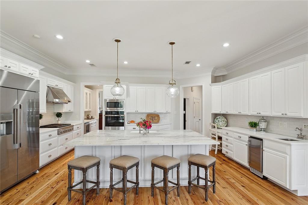 Mandeville, Louisiana 70471, United States, 6 Bedrooms Bedrooms, ,5 BathroomsBathrooms,Residential,Active,220287