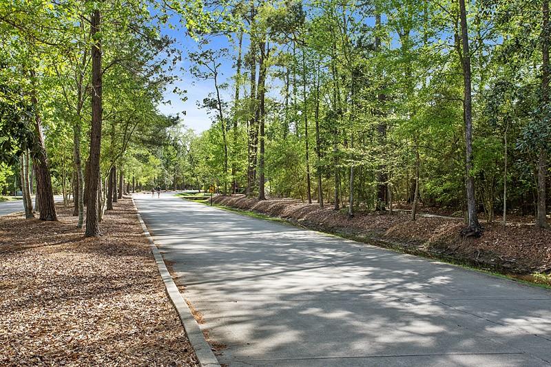 Mandeville, Louisiana 70471, United States, 6 Bedrooms Bedrooms, ,5 BathroomsBathrooms,Residential,Active,220287