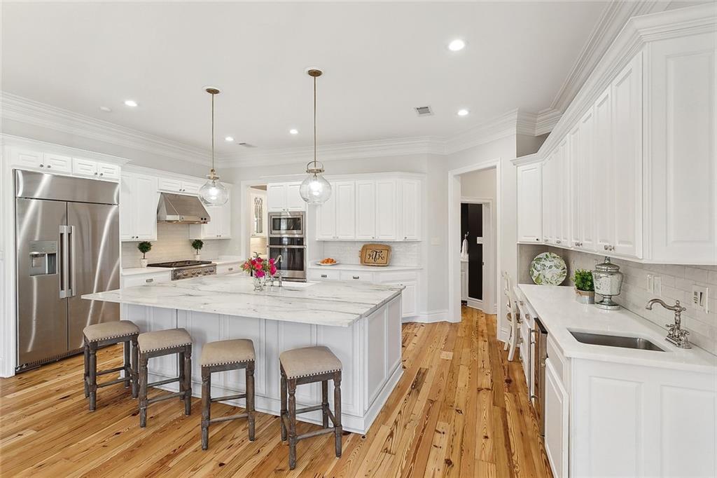 Mandeville, Louisiana 70471, United States, 6 Bedrooms Bedrooms, ,5 BathroomsBathrooms,Residential,Active,220287